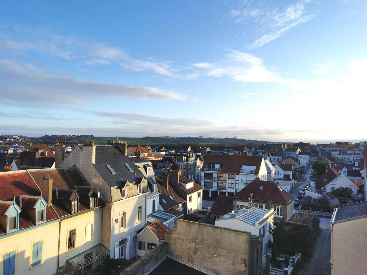 Une Pause Sur La Digue Wimereux Extérieur photo