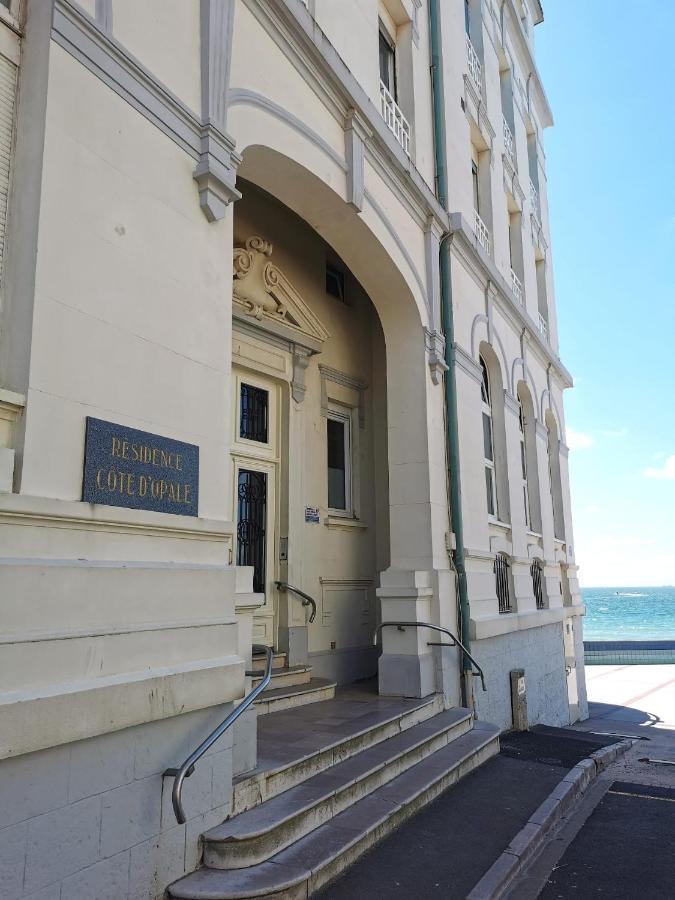 Une Pause Sur La Digue Wimereux Extérieur photo